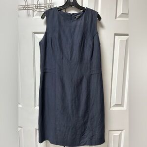 HALSTON Navy Sleeveless Dress, fully lined, back 3/4 zip, kick pleat. 16. Vintg